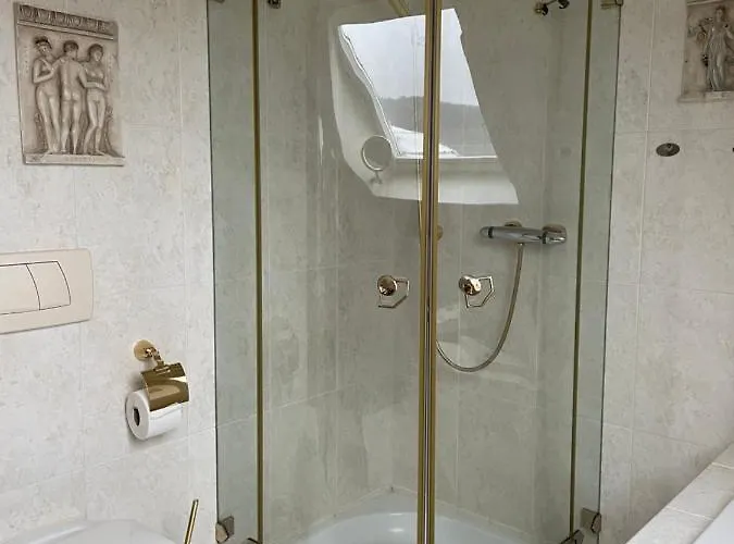 Weitblick Auf Berg, Wald Und Wiese シュマレンベルク